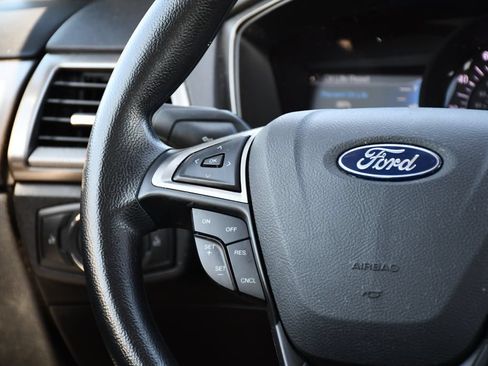 Used 2018 Ford Fusion SE w/ Fusion SE Technology Package FWD image 18