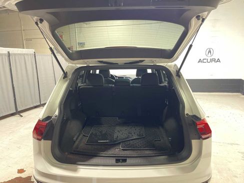 Used 2021 Volkswagen Tiguan SE R-Line AWD/4WD image 19