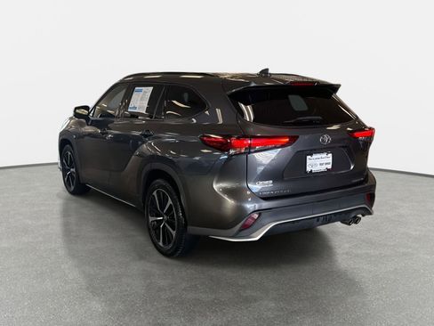 Used 2021 Toyota Highlander XSE image 7