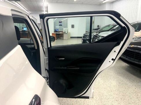 Used 2022 Nissan Kicks SV image 31