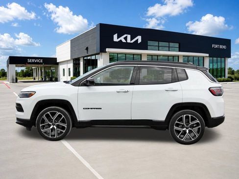 Used 2025 Jeep Compass Limited w/ Elite Group AWD/4WD image 8