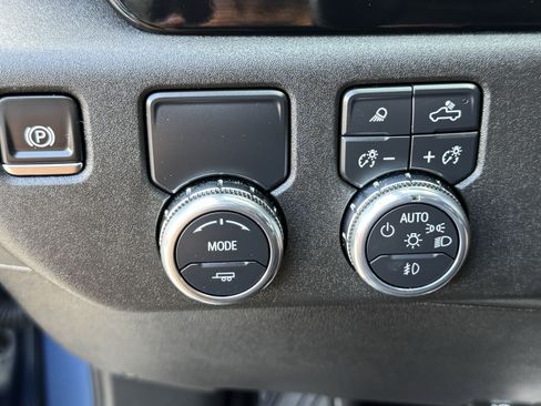 Used 2025 GMC Sierra 1500 Elevation w/ Preferred Package RWD image 21