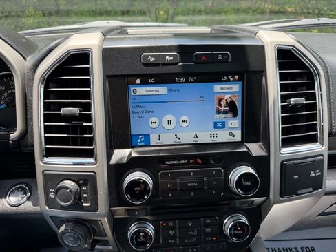 Used 2017 Ford F150 Lariat w/ Equipment Group 502A Luxury AWD/4WD image 30