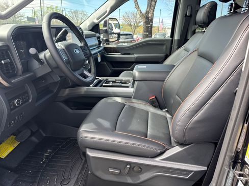 New 2026 Ford F250 Lariat w/ Black Appearance Package image 9