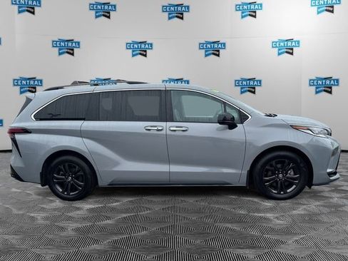 Used 2024 Toyota Sienna XSE w/ XSE Plus Package AWD/4WD image 6