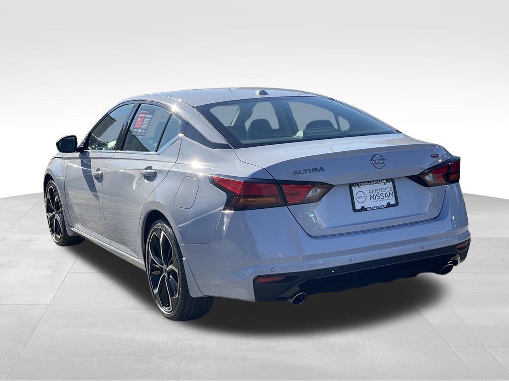 Certified 2024 Nissan Altima 2.5 SR w/ SR Premium Package FWD image 4