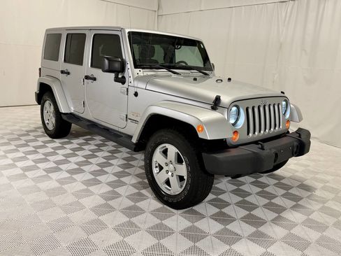 Used 2012 Jeep Wrangler Unlimited Sahara w/ Dual Top Group image 23