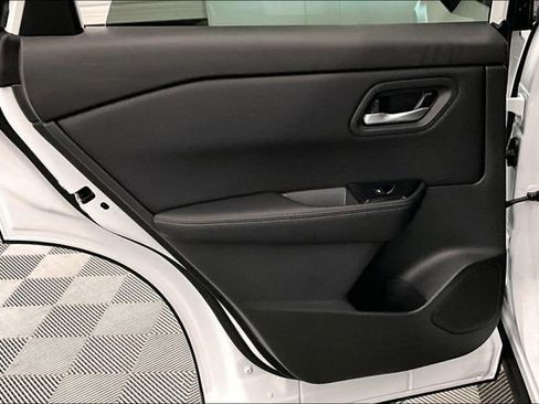 New 2025 Nissan Rogue SV image 30