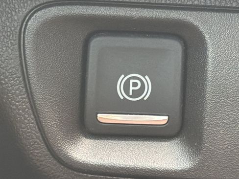 Used 2017 GMC Acadia Denali w/ Technology Package AWD/4WD image 26