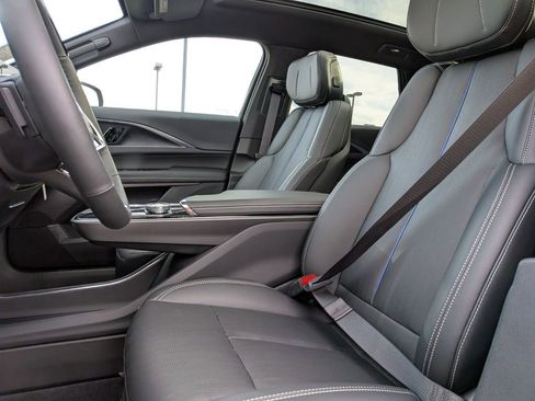 New 2026 Cadillac Lyriq Luxury image 18