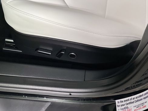 Used 2023 Tesla Model 3 Standard Range image 16