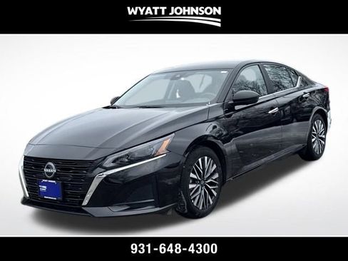 Used 2025 Nissan Altima 2.5 SV image 1