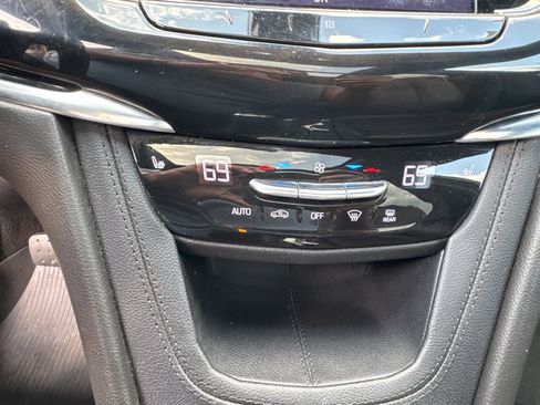 Used 2021 Cadillac XT6 Premium Luxury FWD image 13