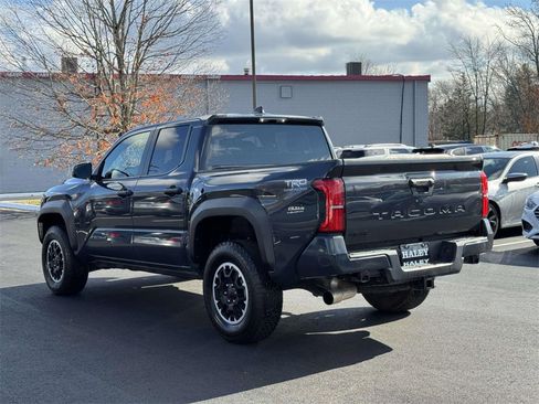 Used 2024 Toyota Tacoma TRD Off-Road image 23