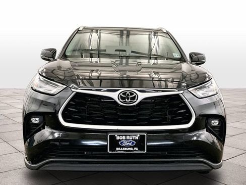 Used 2023 Toyota Highlander XLE AWD/4WD image 3