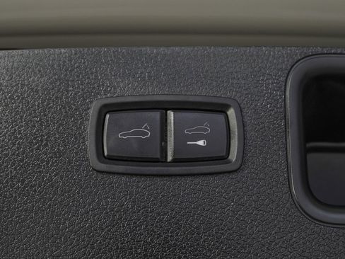 Used 2024 Porsche Macan S image 13