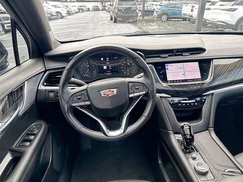 Used 2024 Cadillac XT6 Premium Luxury w/ Technology Package image 25