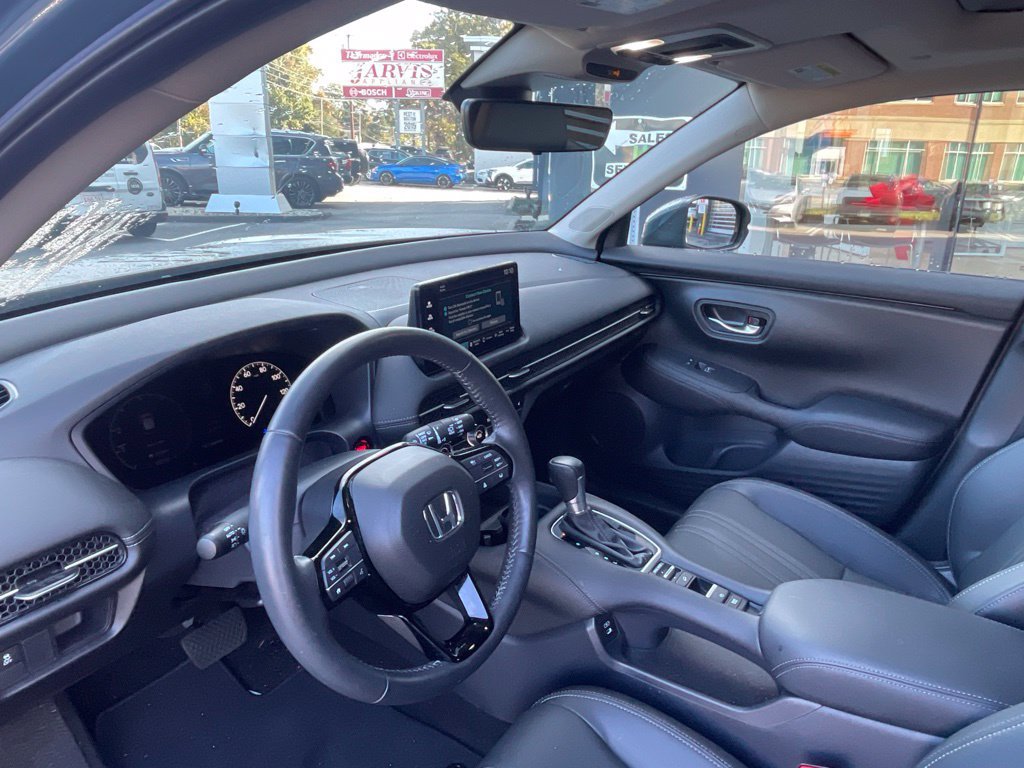 Used 2025 Honda HR-V EX-L image 10