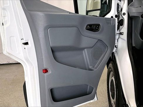Used 2019 Ford Transit 150 XL RWD image 24