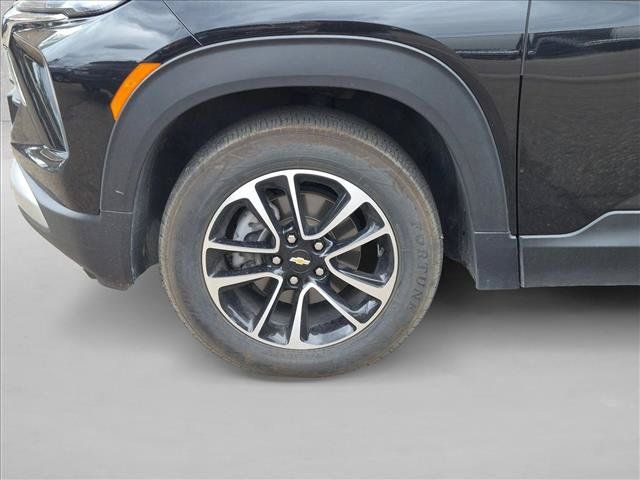 Used 2025 Chevrolet TrailBlazer LT AWD/4WD image 9