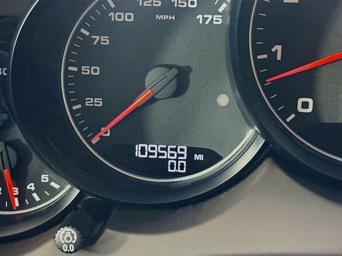 Used 2017 Porsche Cayenne Platinum Edition image 47