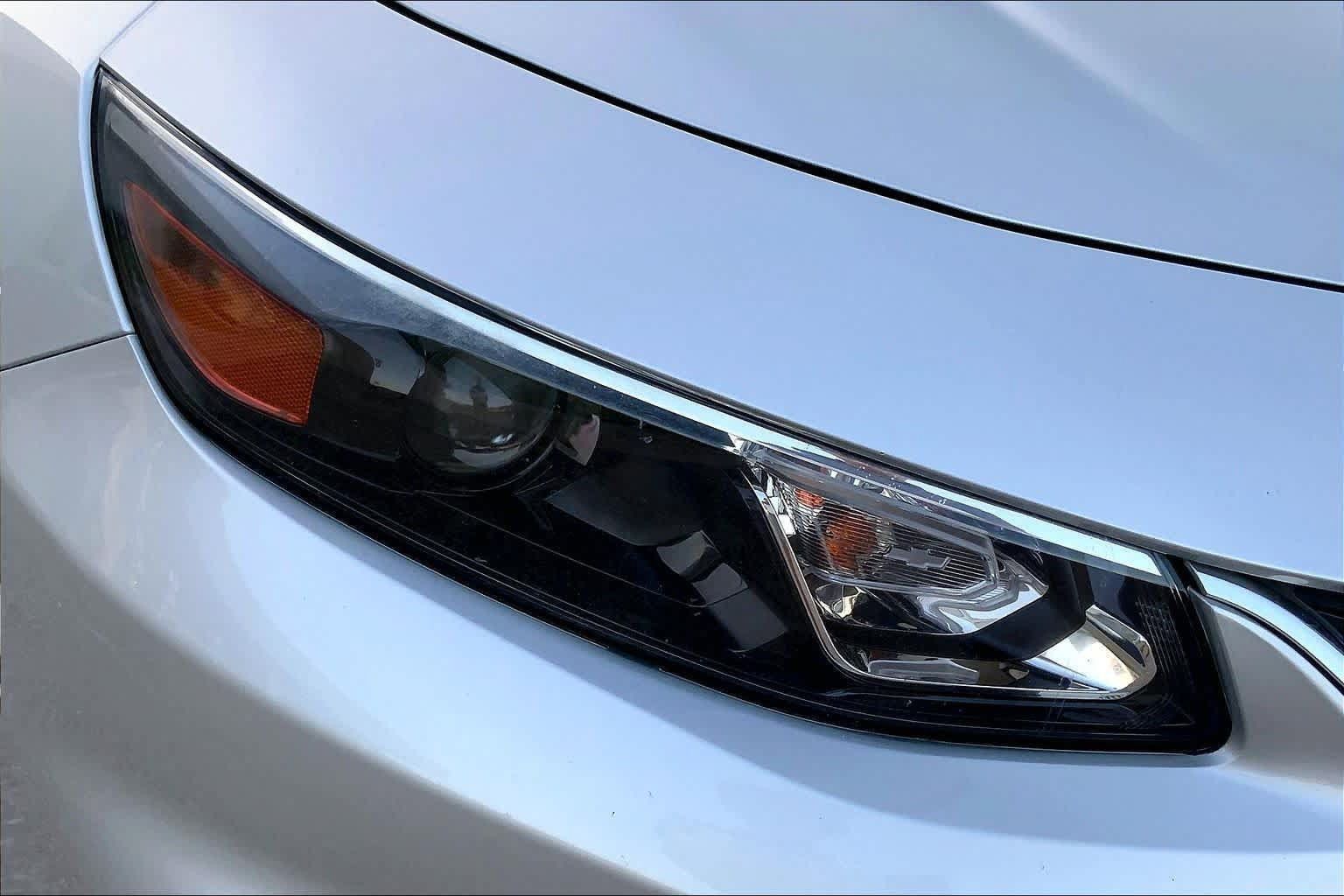 Used 2018 Chevrolet Malibu LT FWD image 27