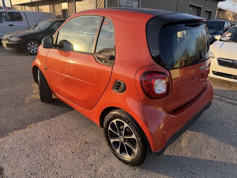 Used 2016 smart fortwo passion image 13
