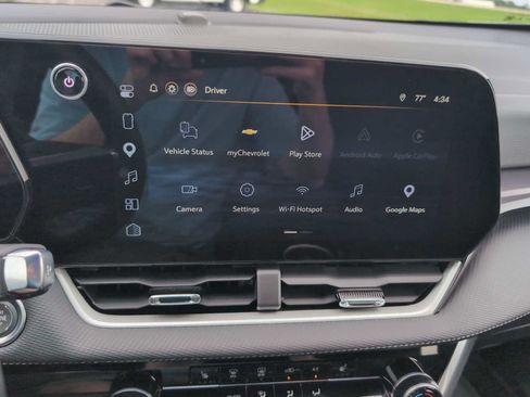 Used 2026 Chevrolet Equinox LT w/ Safety and Technology Package FWD image 13