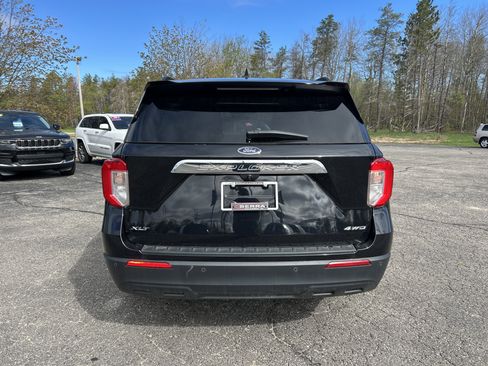 Used 2022 Ford Explorer XLT AWD/4WD image 4