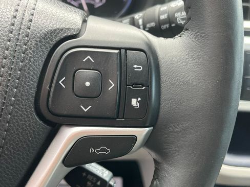 Used 2016 Toyota Highlander Limited Platinum AWD/4WD image 29