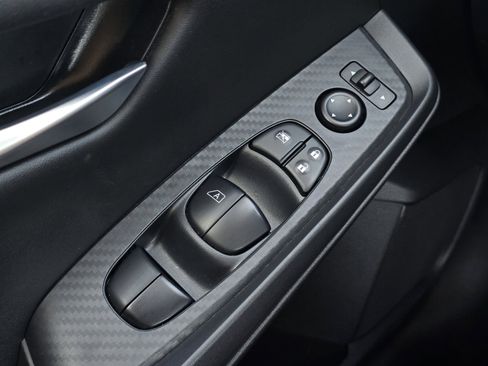 Used 2025 Nissan Sentra SV FWD image 23