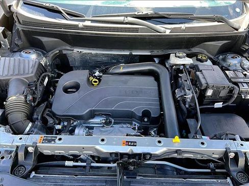 Used 2024 Chevrolet Equinox LT FWD image 11