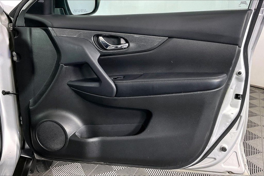 Used 2015 Nissan Rogue SL w/ SL Premium Package AWD/4WD image 22