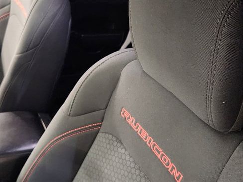 Used 2018 Jeep Wrangler Unlimited Rubicon w/ Dual Top Group image 14