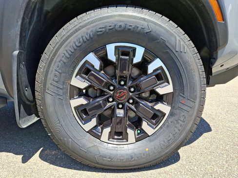 Used 2023 Nissan Frontier PRO-4X w/ Pro Convenience Package image 8