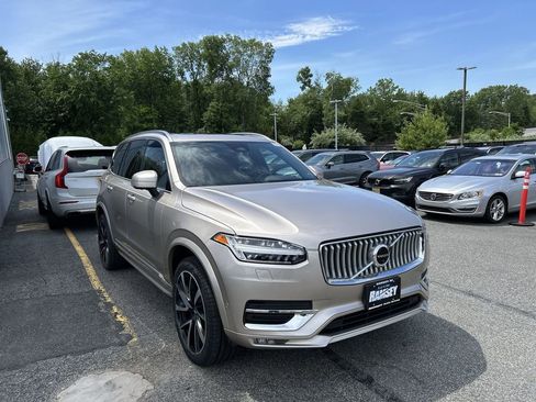 Used 2023 Volvo XC90 B6 Plus AWD/4WD image 2