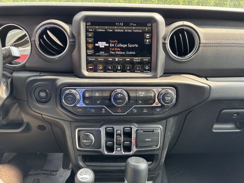 Used 2023 Jeep Wrangler Unlimited Sahara w/ Cold Weather Group AWD/4WD image 25