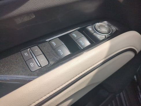 Certified 2021 Cadillac Escalade ESV Sport w/ Driver Assist Tech Package image 22