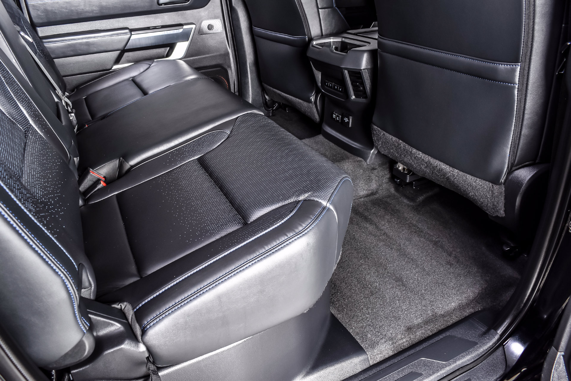 Used 2024 Toyota Tundra Platinum AWD/4WD image 19