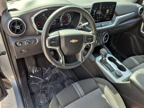 Used 2025 Chevrolet Blazer LT FWD image 15