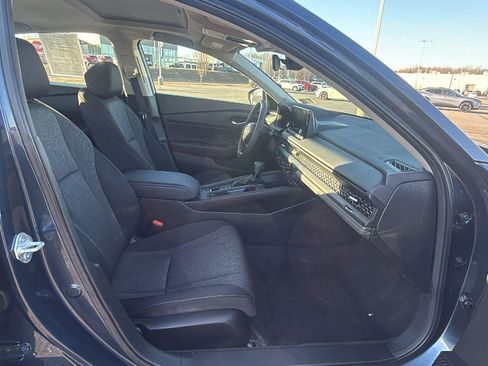 Used 2025 Honda Accord SE image 18