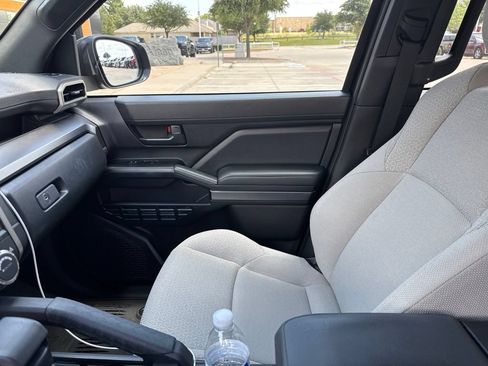 Used 2025 Toyota 4Runner SR5 AWD/4WD image 15