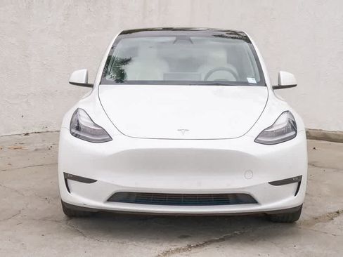 Used 2021 Tesla Model Y Long Range AWD/4WD image 2