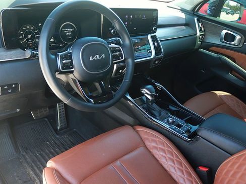 Used 2022 Kia Sorento SX Prestige w/ Rust Color Package AWD/4WD image 11
