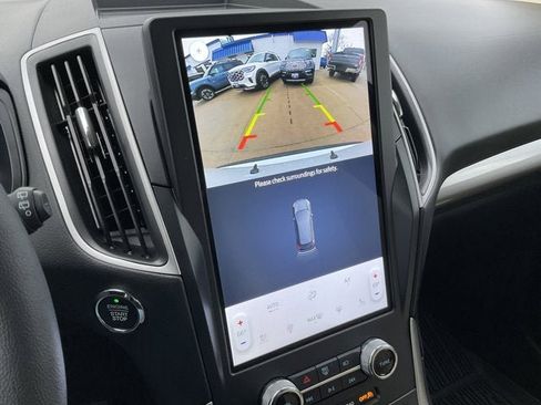Used 2024 Ford Edge SEL w/ Convenience Package image 11