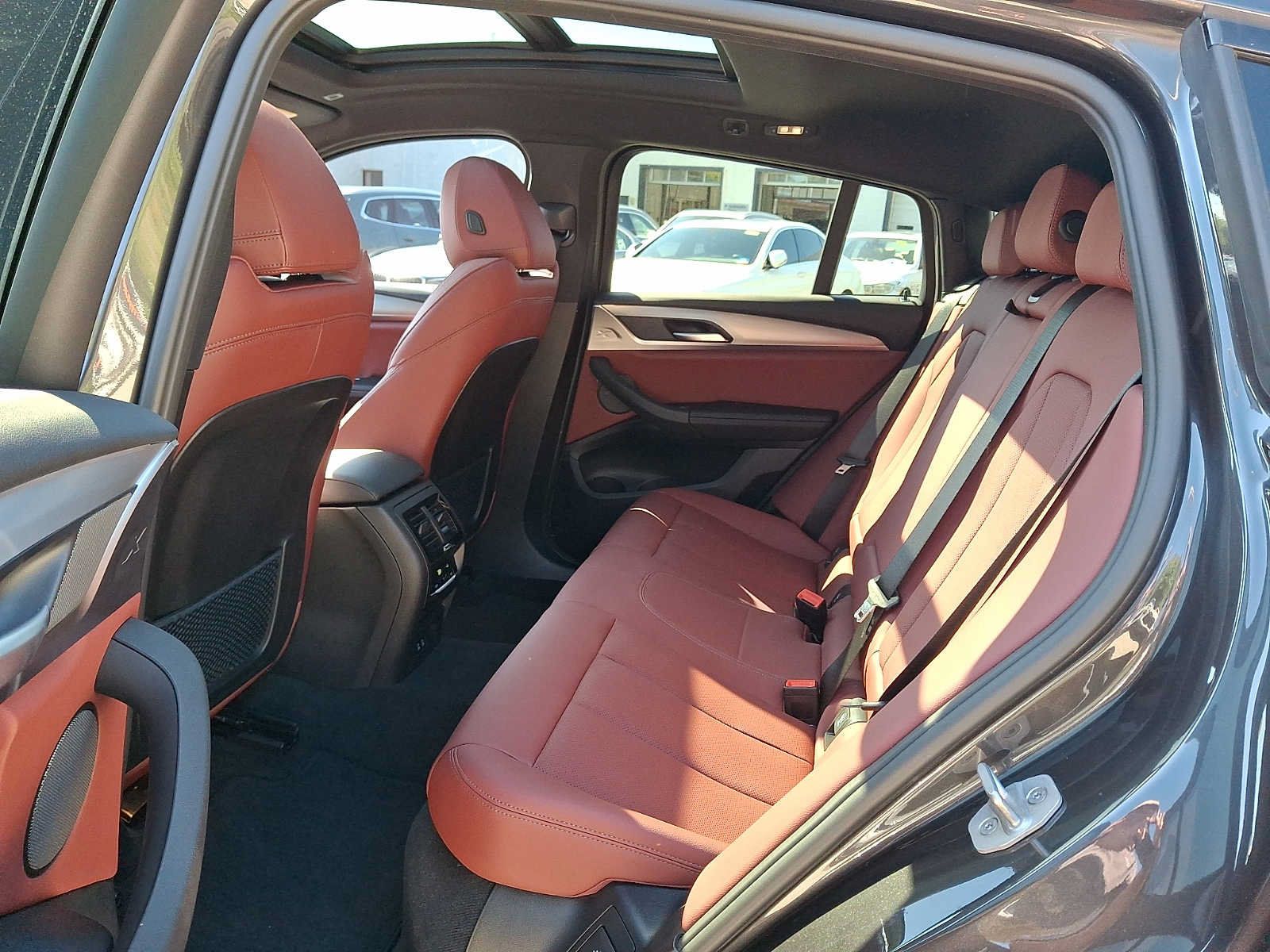 Used 2024 BMW X4 xDrive30i w/ Premium Package AWD/4WD image 10