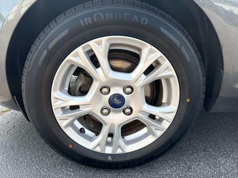 Used 2016 Ford Fiesta SE w/ Cold Weather Package FWD image 9