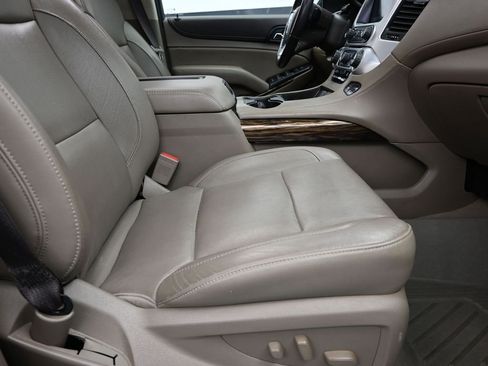 Used 2020 GMC Yukon XL SLT w/ Premium Edition image 25