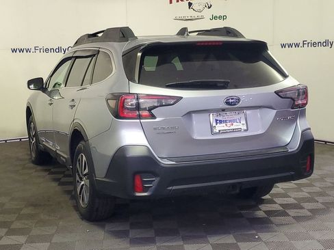 Used 2020 Subaru Outback Premium image 4