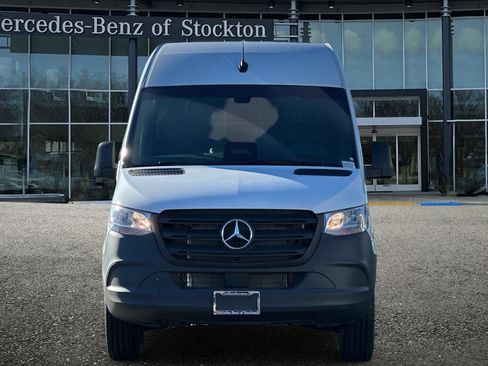 New 2025 Mercedes-Benz Sprinter 2500 image 9